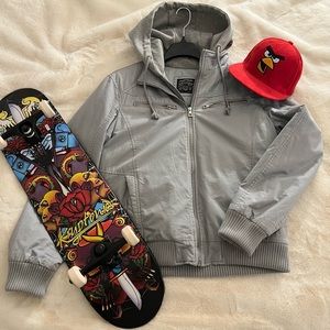 Young mens Jacket padded interior. Hood with drawstring, stopper, eyelets.